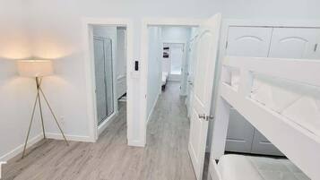 3 bedrooms, iron/ironing board, free WiFi