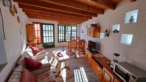 Living area - Captivating 2-bedroom House 'pajar' Finca Vistamar (San Bartolomé de Tirajana)