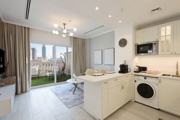 Fridge, microwave, stovetop, toaster