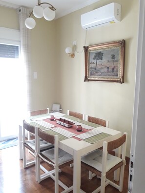 Dining - Acropolis View Apartment (Athens)