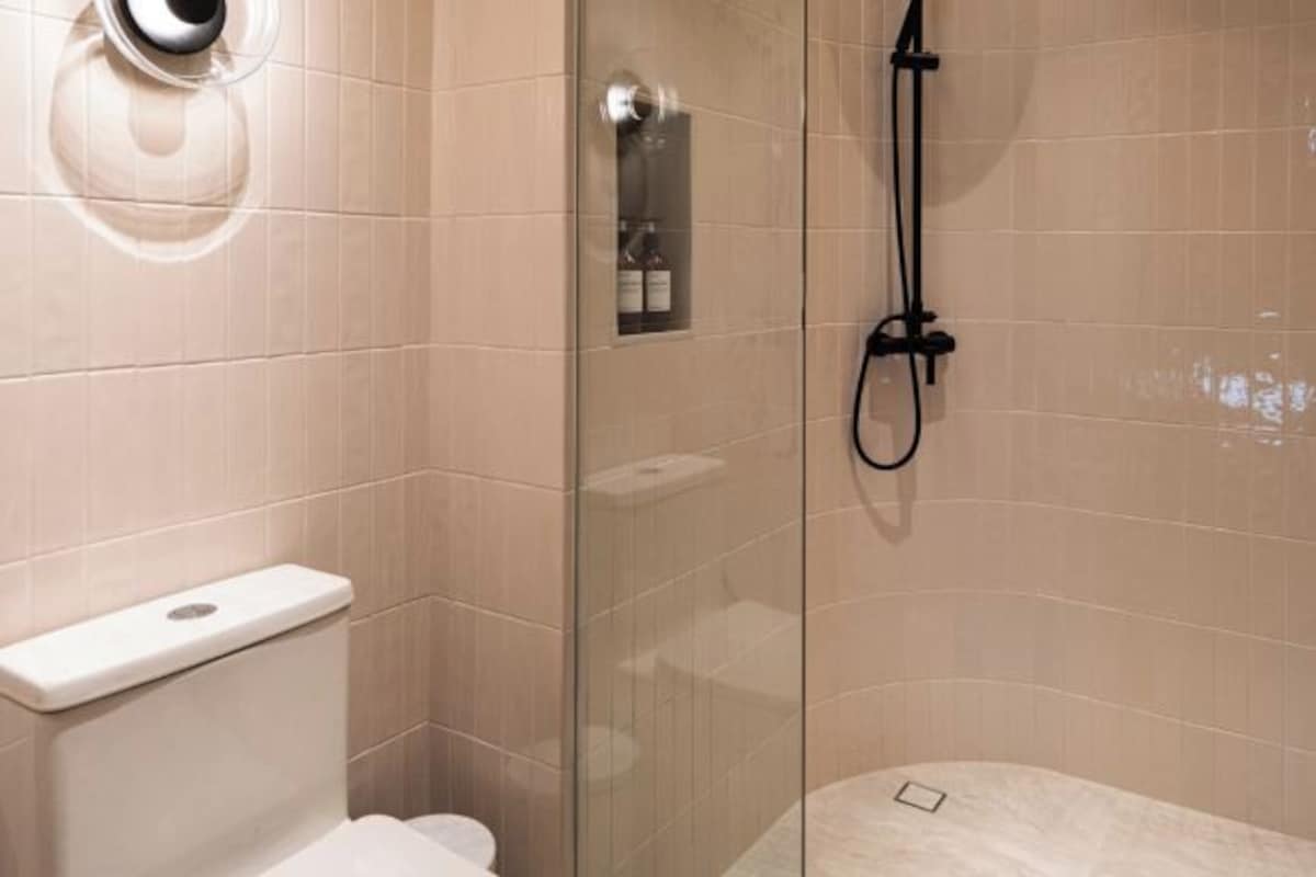 Bathroom | Free toiletries, hair dryer, towels, soap