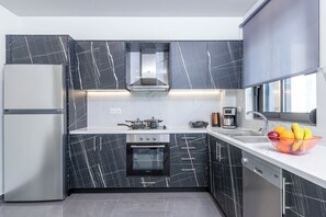 Refrigerador, horno, parrilla de estufa y lavavajillas 