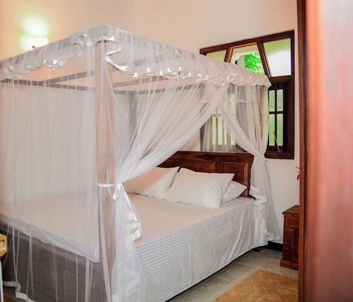 White Wings Home Stay,Thalpe