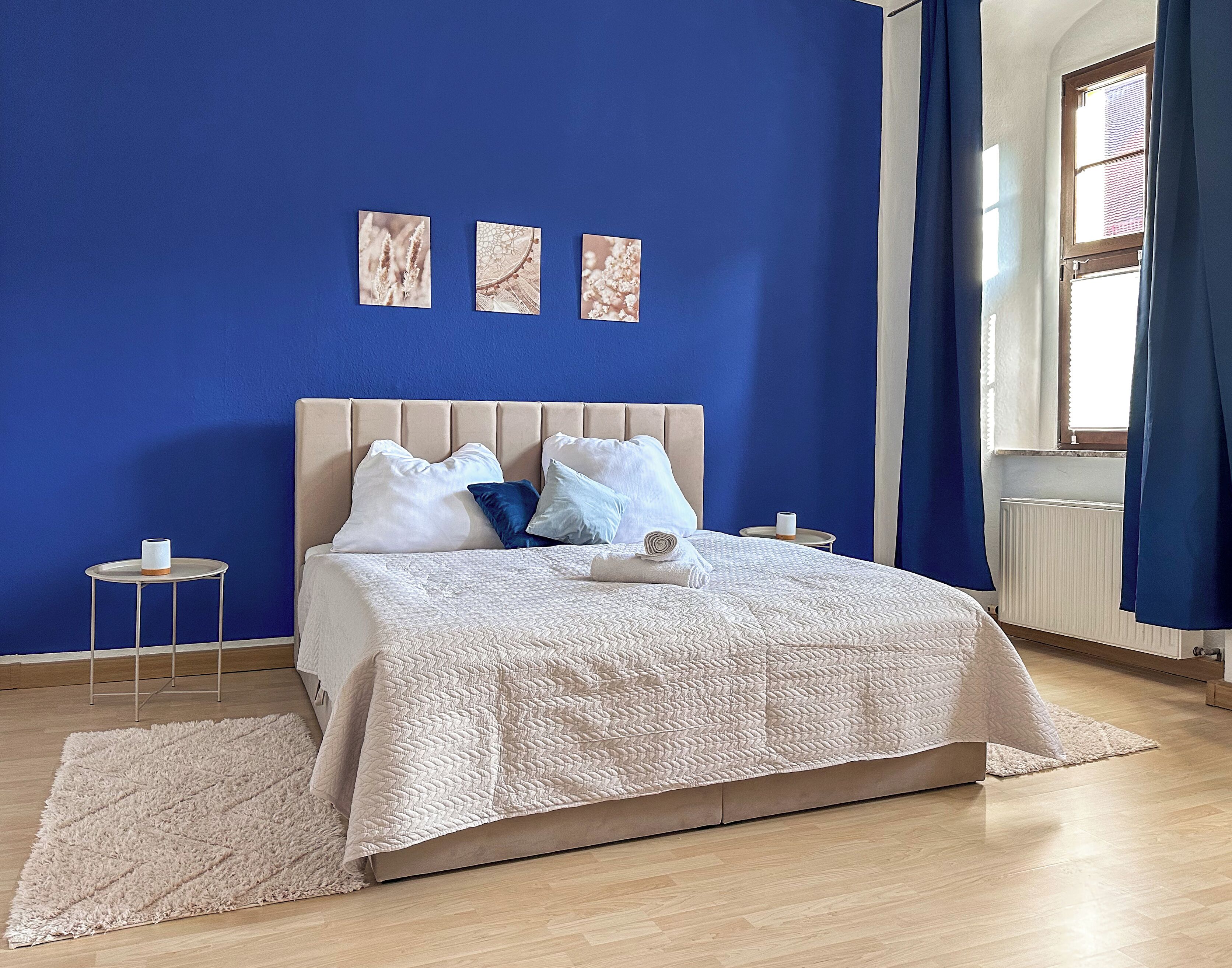 3 Schlafzimmer, Schreibtisch, Bügeleisen/Bügelbrett, Reisekinderbett