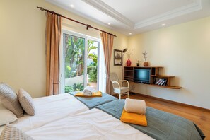 4 habitaciones, tabla de planchar con plancha, wifi y ropa de cama 