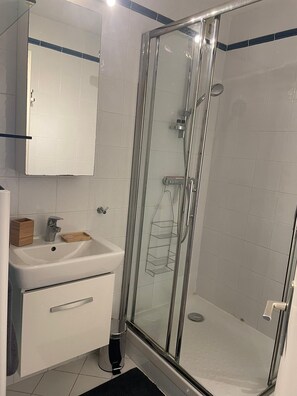 Hair dryer, towels - 2 ROOMS EXCEPTIONAL SEA VIEW 5 min WALK FROM BEACH AND RAYOL VILLAGE (VAR) (Rayol-Canadel-sur-Mer)