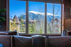 Interior - Mountain View Stoneridge - Pool & Hot Tub & Sauna (Canmore)