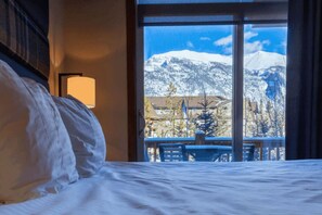 1 bedroom, iron/ironing board, WiFi - Mountain View Stoneridge - Pool & Hot Tub & Sauna (Canmore)