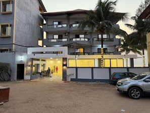 Front of property - Setifana Sea view  (Conakry)