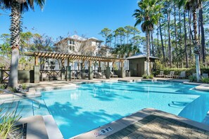 Pool - Off-Season Monthly Rentals | Treetop Village Tranquility | Community Pool (Inlet Beach)