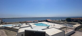 T3 duplex 40m2 BarcarĂšs with exceptional view of the marine lake and the Pyrenees