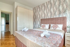 Leilighet – deluxe, delvis sjøutsikt | Italienske Frette-laken, sengetøy av topp kvalitet og lydisolert