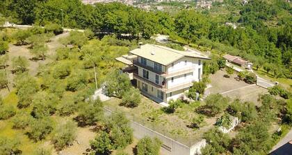 Charming 4-bedroom villa with AC, WiFi in delightful Broccostella, Lazio