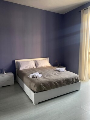 3 bedrooms, desk, free WiFi, bed sheets