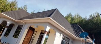 Enchanting 4-bedroom apartment with WiFi in Lushoto Tanga