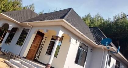 Enchanting 4-bedroom apartment with WiFi in Lushoto Tanga