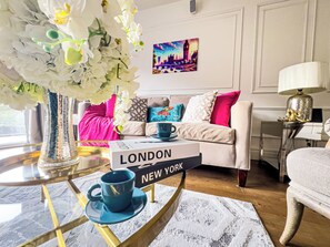 Interior - Central London Free Parking & GYM  (London)