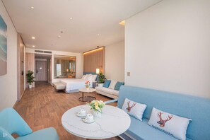 Interior - Chic 1-bedroom apartment with AC, walk to beach, WiFi in wonderful Hạ Long Bay (Thành phố Hạ Long)