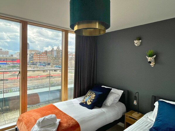 2 Schlafzimmer, Schreibtisch, Bügeleisen/Bügelbrett, kostenloses WLAN