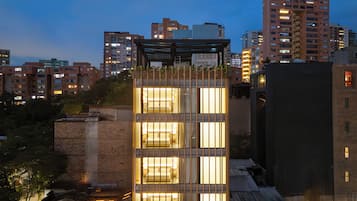 Façade de l’hébergement - soirée/nuit