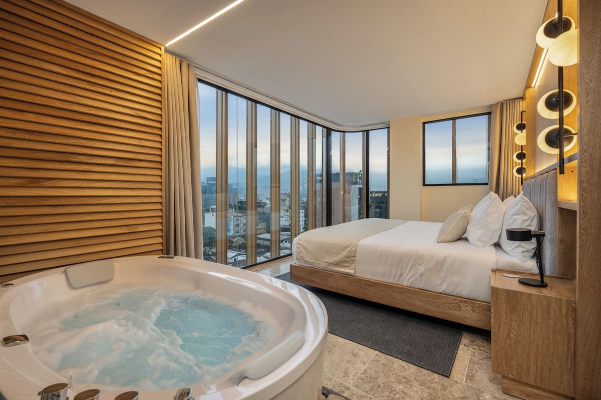 In-room safe, blackout curtains, soundproofing
