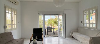 The house of ilias , next to the beach 