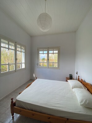 3 bedrooms, iron/ironing board, WiFi