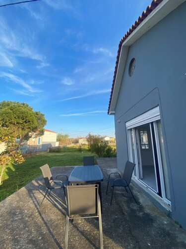 The house of ilias , next to the beach 