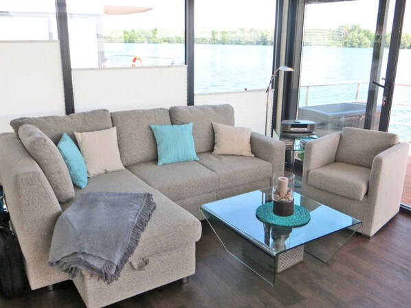 Mobile Home | Exterior