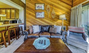 Smart TV, fireplace, DVD player