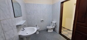 Fælles sovesal - 2 soveværelser - ryger - balkon | Badeværelse