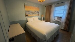 1 bedroom, free WiFi, bed sheets - Monterey Motel - Guest Room 5 at Beach Access 8. Large Pool. Newly Remodeled. (Panama City Beach)