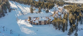 Cozy ski in ski out studio in Angel Fire! 