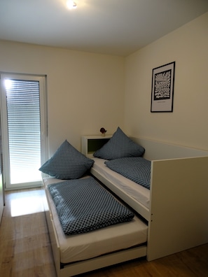 2 chambres, fer et planche à repasser, Wi-Fi gratuit, draps fournis