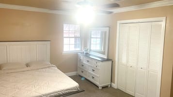 3 quartos, ferros/tábuas de passar roupa, Wi-Fi, roupa de cama