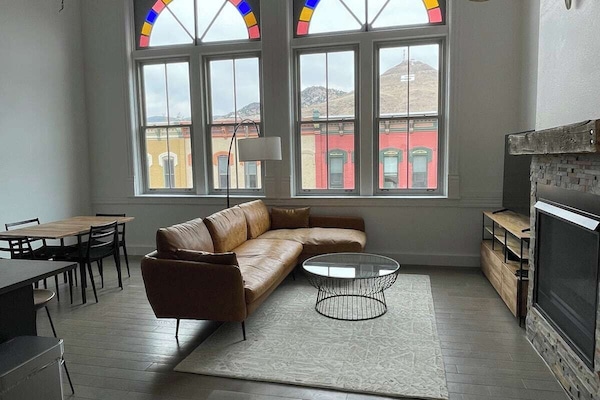 Smart TV, fireplace, video games