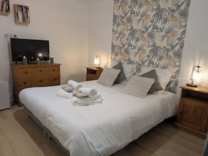 Comfort Double Room | Individually decorated, individually furnished, blackout drapes