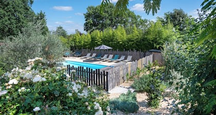 L'Escapade Nature et Gourmande, Chambres d'Hote avec Piscine