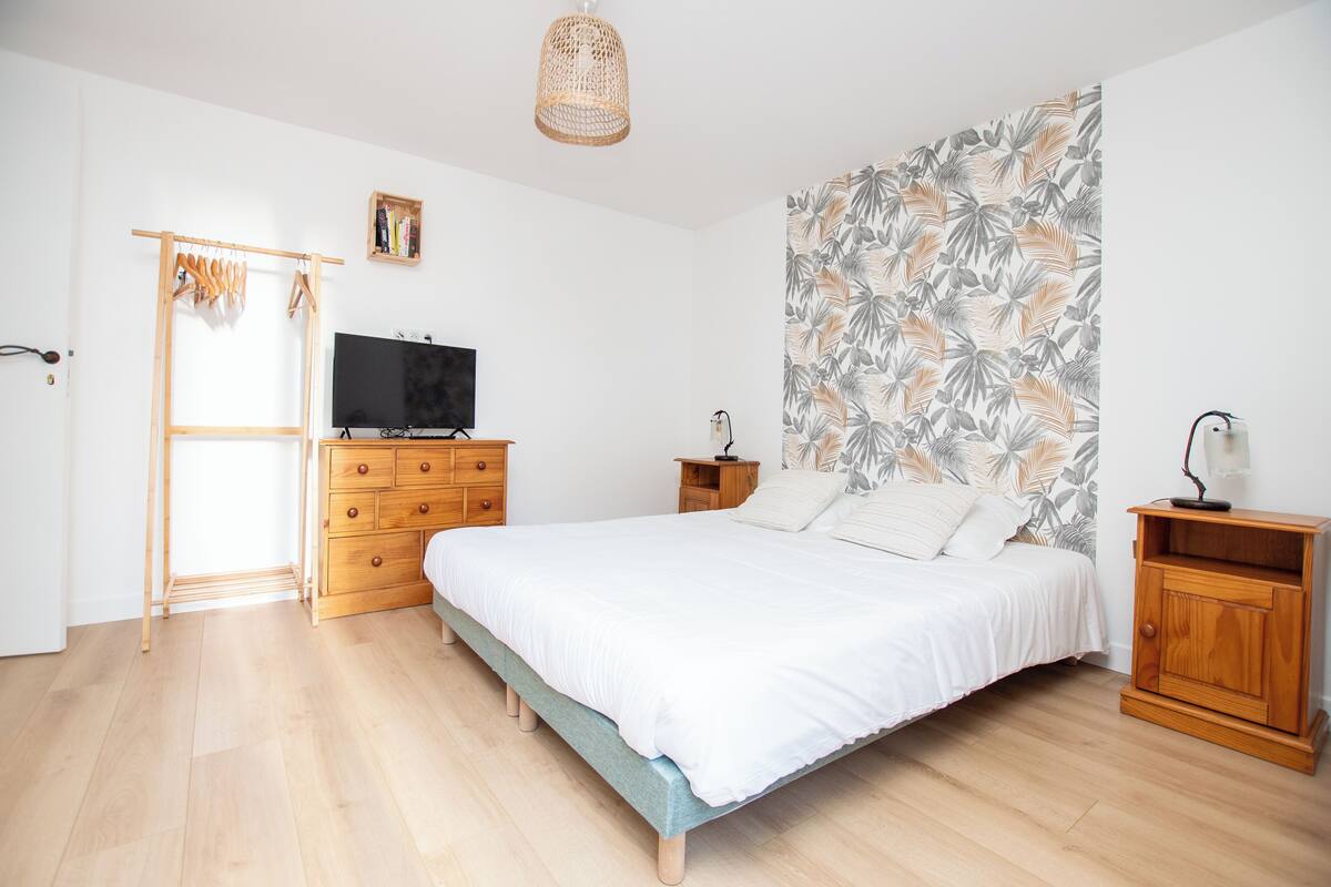 Comfort Double Room | Individually decorated, individually furnished, blackout drapes