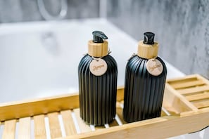 Shower, towels - Bastion Loft Summary: (Liverpool)