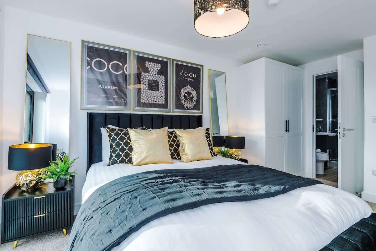 2 chambres, fer et planche à repasser, Wi-Fi, draps fournis