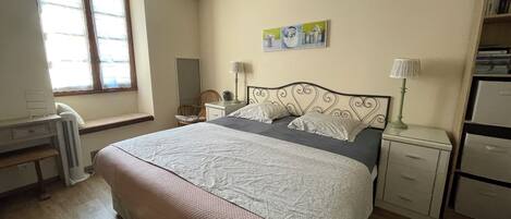 2 間睡房、熨斗/熨衫板、Wi-Fi、床單