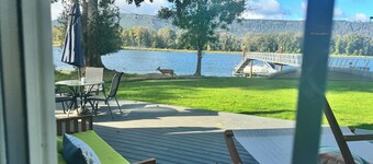 Charming 3-bedroom house with AC, WiFi in gorgeous Cathlamet waterfront home