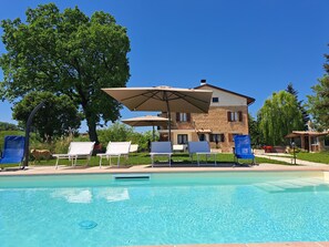 Exterior - le scintille Snc  (San Ginesio)