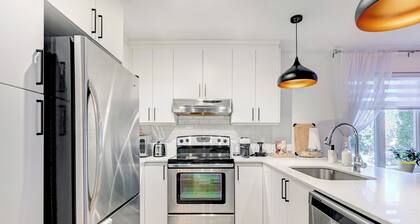 - CHARM, COMFORT, AND IDEAL LOCATION - COZY CONDO IN VERDUN - ALL INCLUSIVE!
