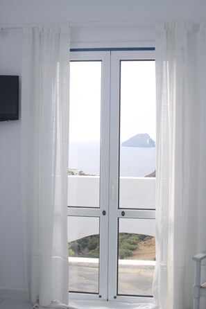 Standard-Doppelzimmer, Meerblick, Zwischengeschoss | 1 Schlafzimmer, Zimmersafe, schallisolierte Zimmer