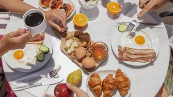 Free daily continental breakfast
