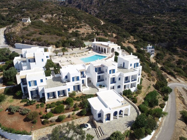 Front of property - EL SOL HOTEL (Kithira)