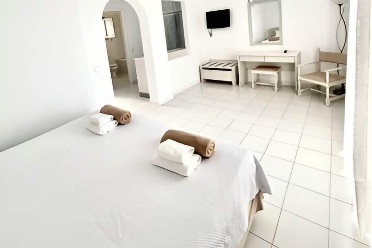 Double Room, Sea View, Ground Floor | 1 bedroom, in-room safe, soundproofing, iron/ironing board