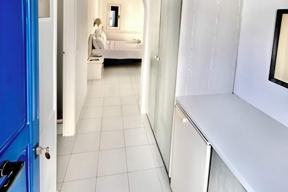 Standard Double Room, Mountain View, Ground Floor | 1 bedroom, in-room safe, soundproofing, iron/ironing board
